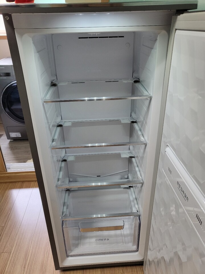 딤채소형냉장고 WDS11HPMKS